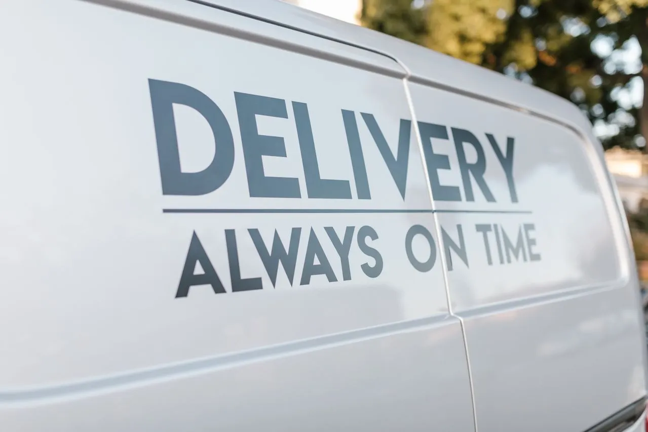 Kurier Express oder Standardversand – Welche Lösung passt zu Ihnen?